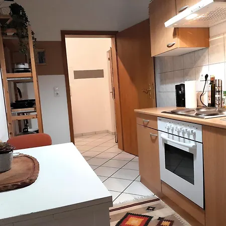 Spacious In Old-west - Leutsch *