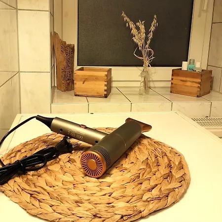 Spacious In Old-west - Leutsch Apartman *